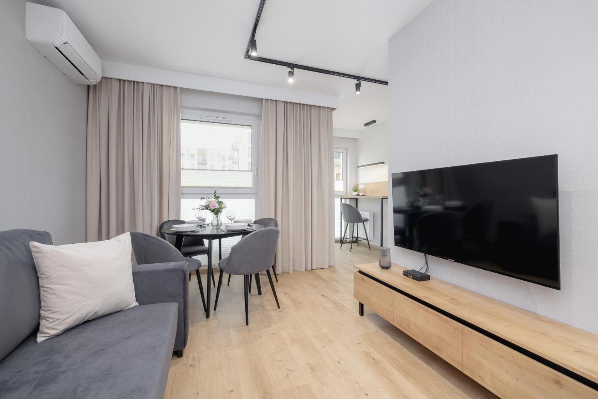 Bright Apartment In Krakow With Garden, Air Conditioning, Parking And Desk By Renters Prestige Zewnętrze zdjęcie