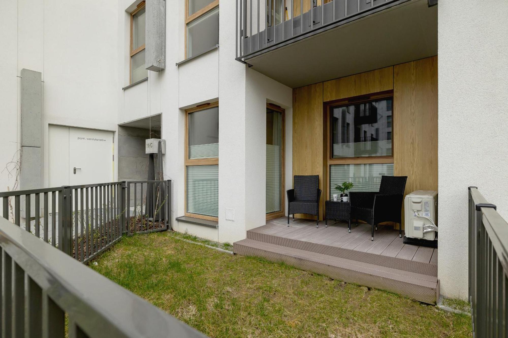 Bright Apartment In Krakow With Garden, Air Conditioning, Parking And Desk By Renters Prestige Zewnętrze zdjęcie