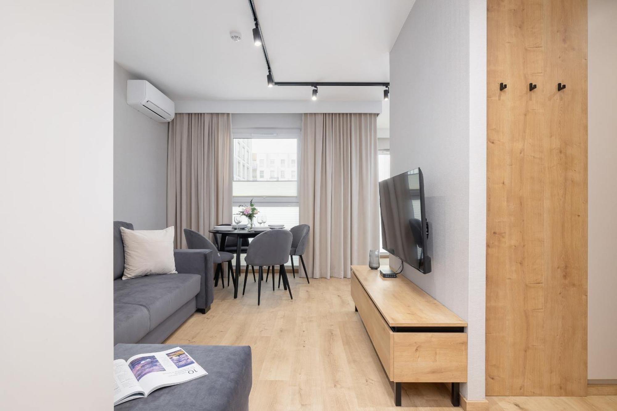 Bright Apartment In Krakow With Garden, Air Conditioning, Parking And Desk By Renters Prestige Zewnętrze zdjęcie