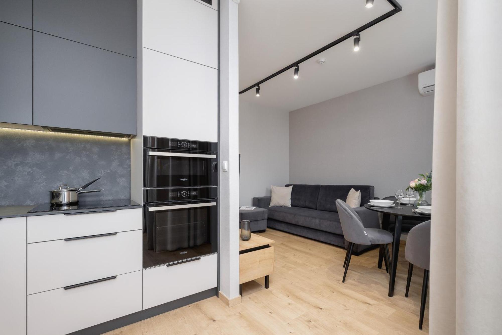 Bright Apartment In Krakow With Garden, Air Conditioning, Parking And Desk By Renters Prestige Zewnętrze zdjęcie