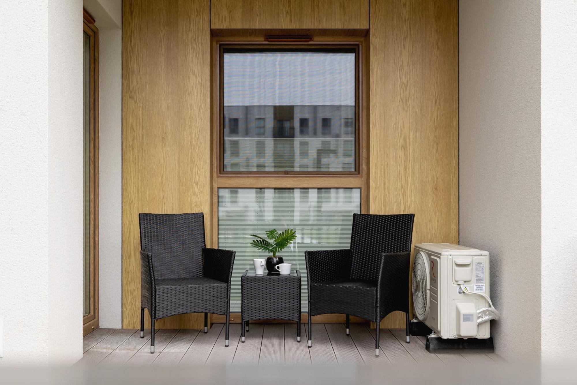 Bright Apartment In Krakow With Garden, Air Conditioning, Parking And Desk By Renters Prestige Zewnętrze zdjęcie