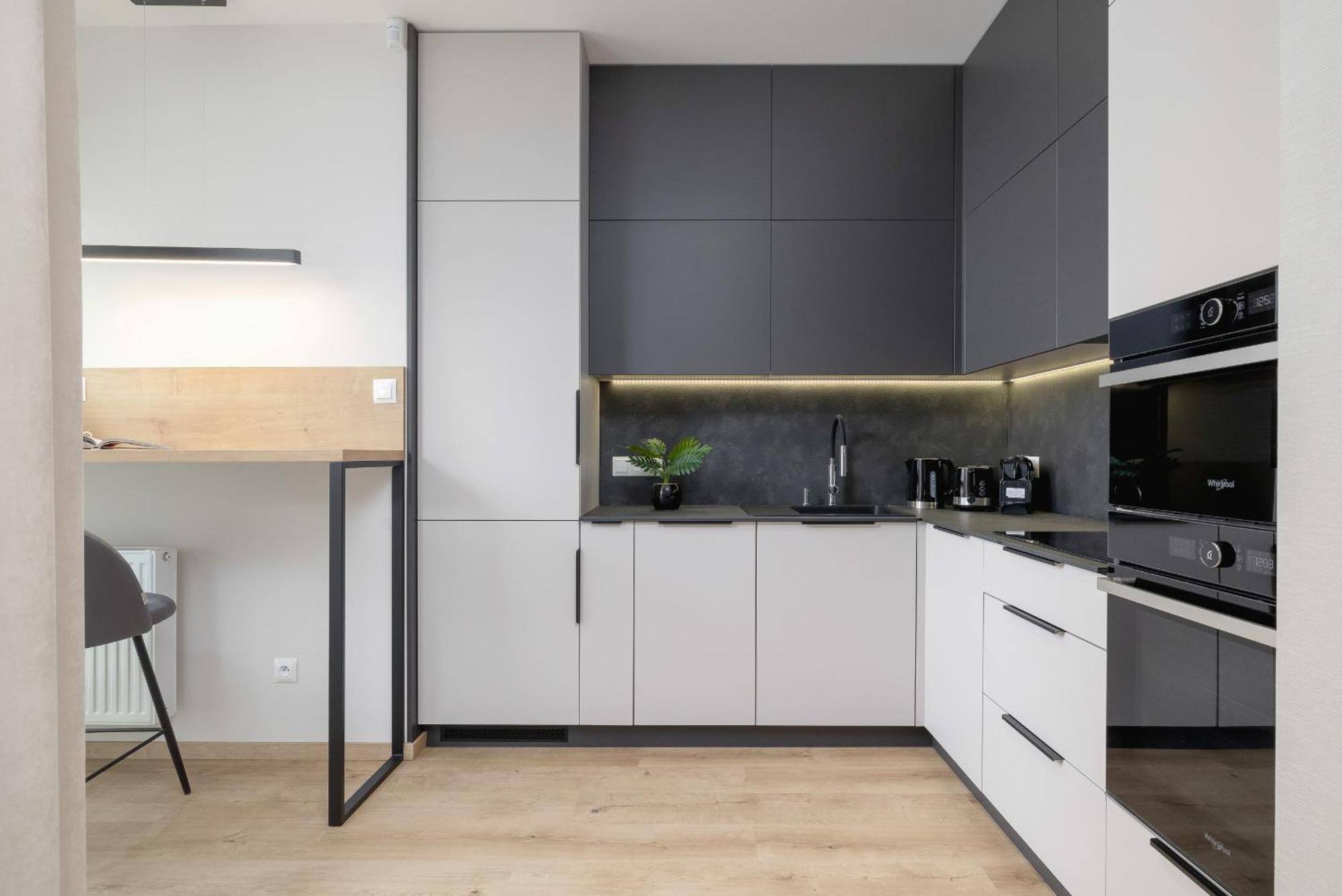 Bright Apartment In Krakow With Garden, Air Conditioning, Parking And Desk By Renters Prestige Zewnętrze zdjęcie
