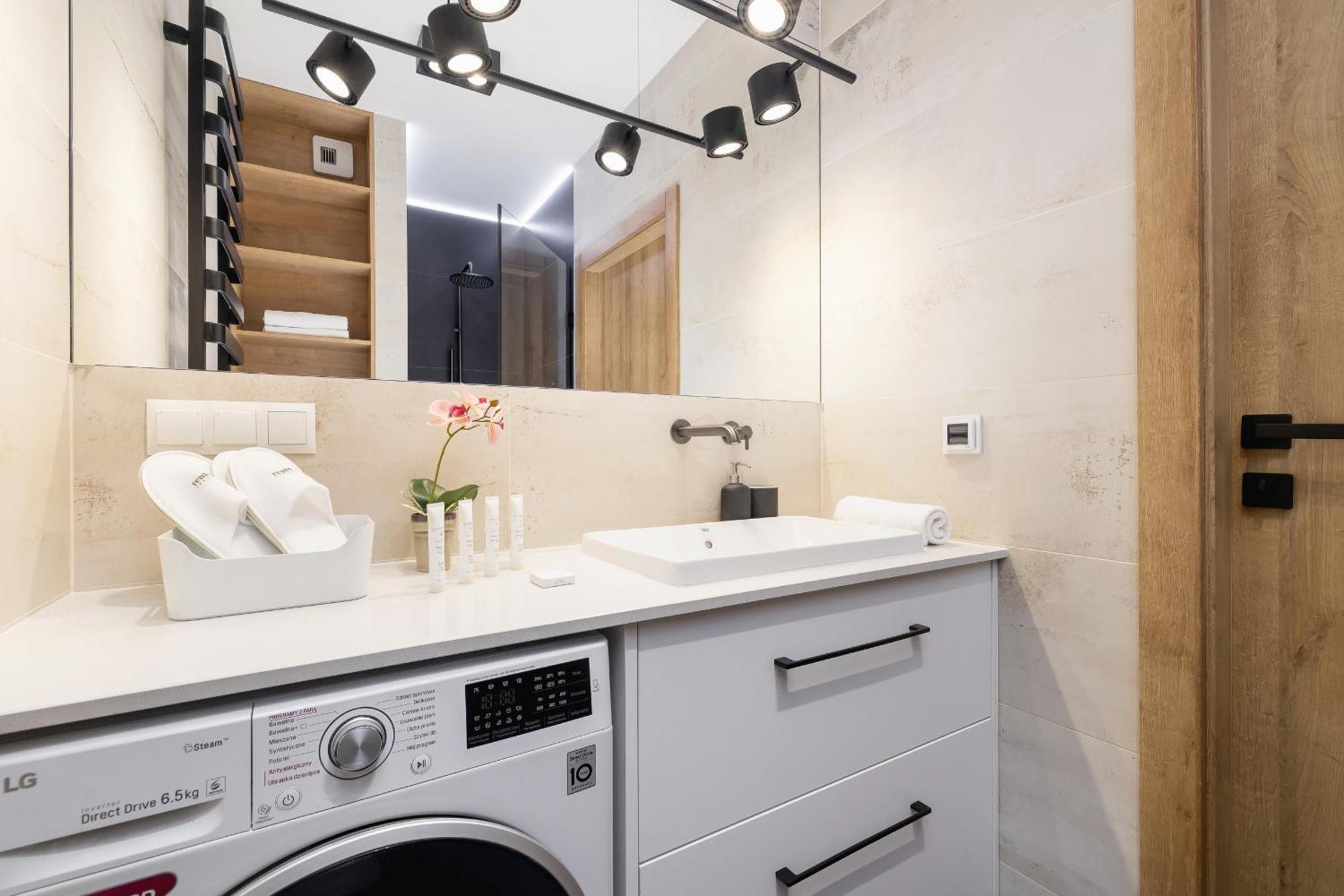 Bright Apartment In Krakow With Garden, Air Conditioning, Parking And Desk By Renters Prestige Zewnętrze zdjęcie