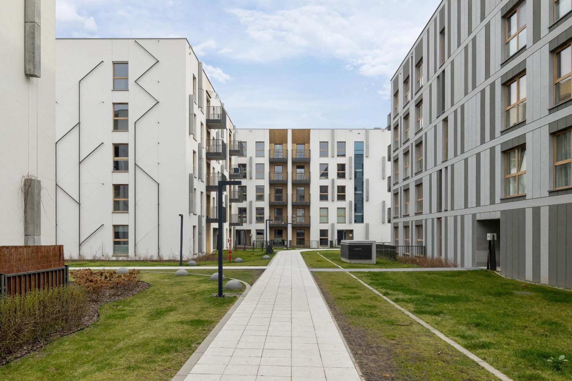 Bright Apartment In Krakow With Garden, Air Conditioning, Parking And Desk By Renters Prestige Zewnętrze zdjęcie